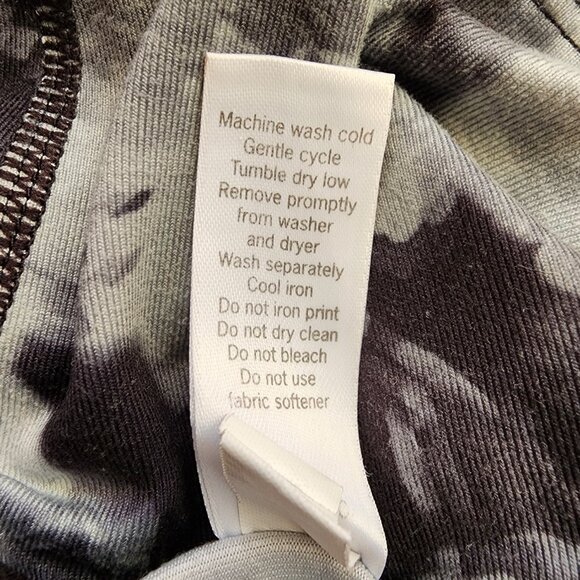 Athleta Chaturanga Floral Crush Leggings XS – Black/White Tie‑Dye - Picture 4 of 9